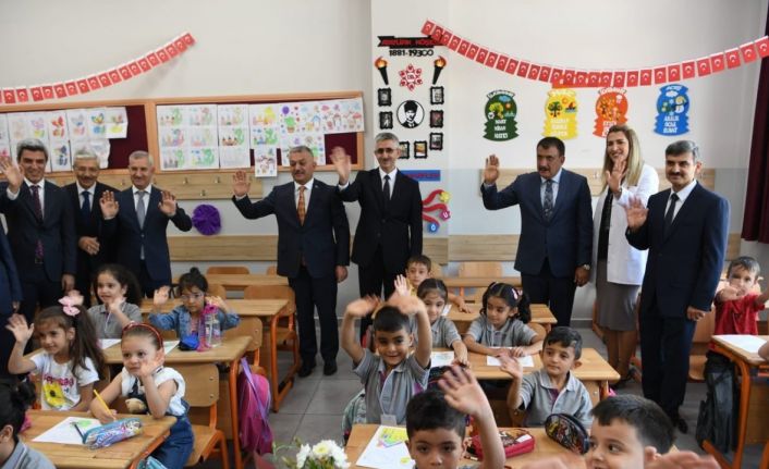 Deprem bölgesi Malatya’da yeni eğitim-öğretim başladı