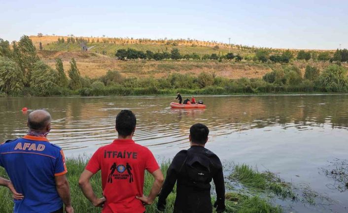 Dicle Nehri’nde kaybolan genç için arama çalışmaları başlatıldı