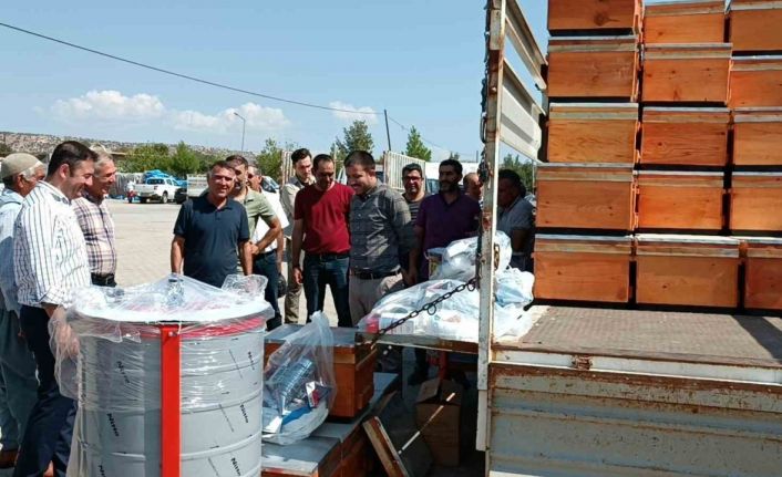 Dicle’de arı bağ ve meyve üreticilerine tarımsal makine desteği