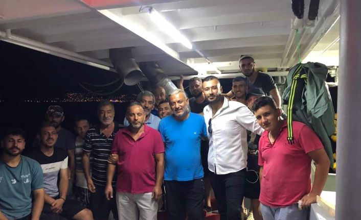 Didim açıklarında hamsi ve sardalya bereketi