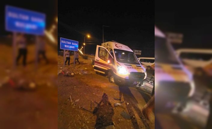 Diyarbakır’da ambulans ile belediye otobüsü çarpıştı: 3 yaralı