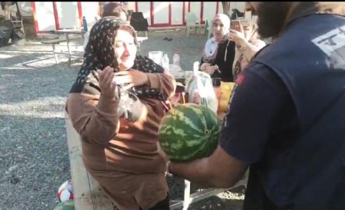 Diyarbakır’da kadın izciye karpuzlu doğum günü sürprizi