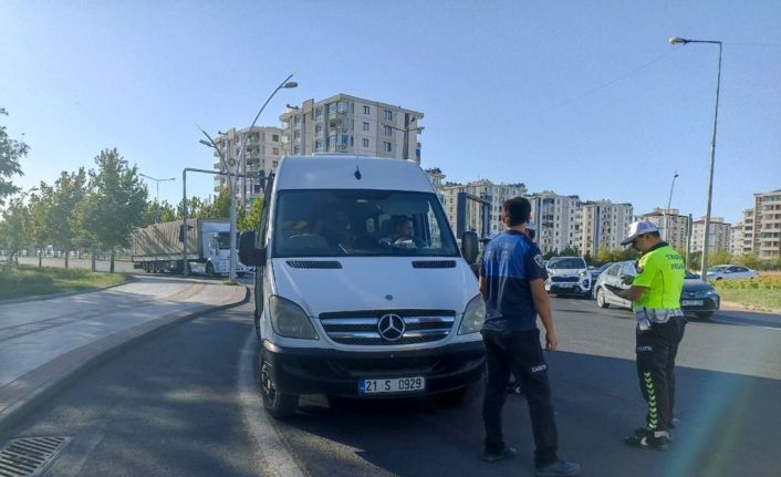 Diyarbakır’da okul servislerine yapılan denetimde 54 araca cezai işlem uygulandı