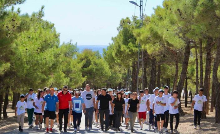 Doğa yürüyüşü, gençlerden büyük ilgi gördü