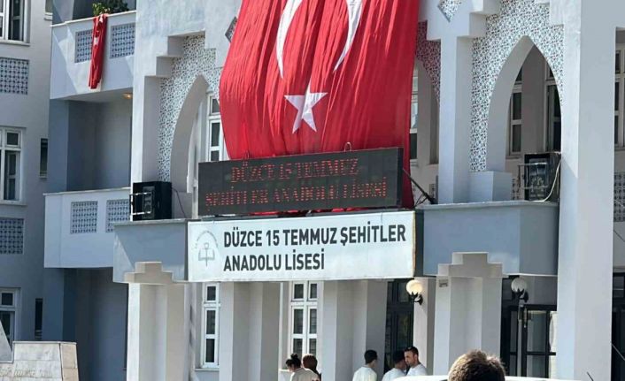 Düzce Lisesi’nde tepkiler üzerine yeniden isim değişikliği