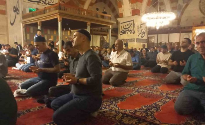 Edirne’de Mevlit Kandili’nde camiler doldu