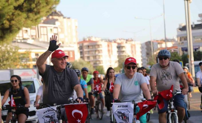 Efeler’de pedallar ’çevre dostu ulaşım’ için döndü