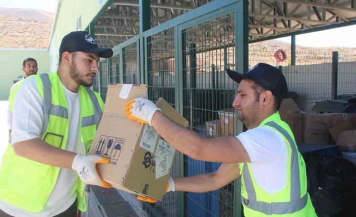 Elazığ’da 25 ton atık dönüştürülerek ekonomiye kazandırıldı