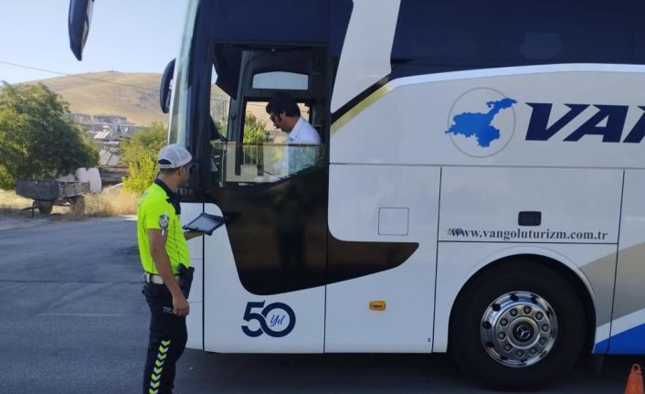 Elazığ’da otobüs şoförleri bilgilendirildi