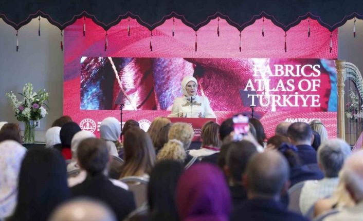 Emine Erdoğan, Türkevi’ndeki sergide Anadolu tekstilini first lady’lere tanıttı