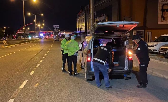 Erzincan’da 2 adet el bombası ele geçirildi