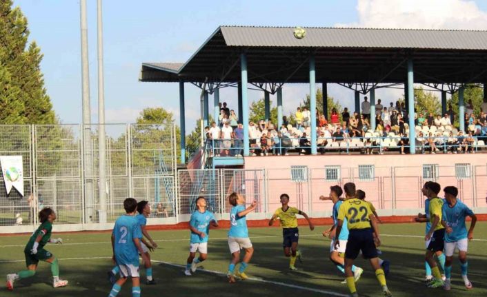 Final maçında Fenerbahçe’yi yenen Kasımpaşa, şampiyon oldu