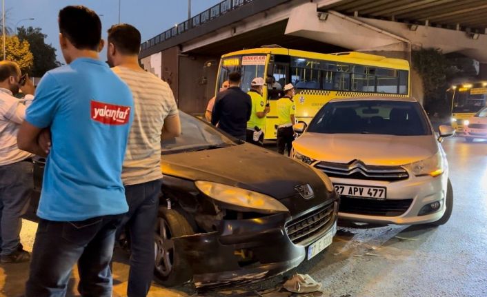 Gaziantep’te aynı kavşakta iki kaza: 5 yaralı