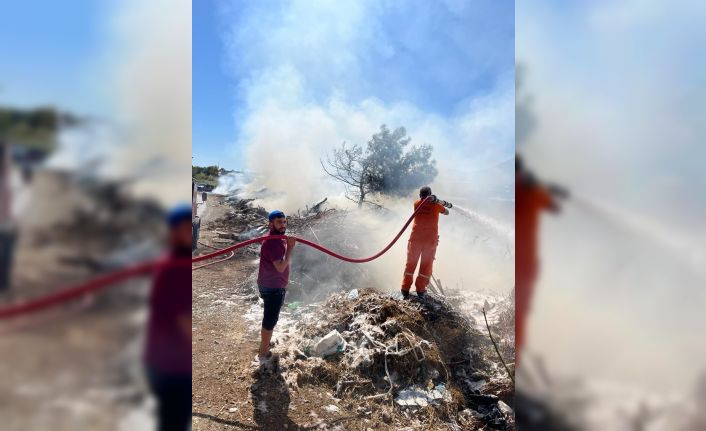 Gazipaşa’da dere kenarına bırakılan çöpler alev aldı