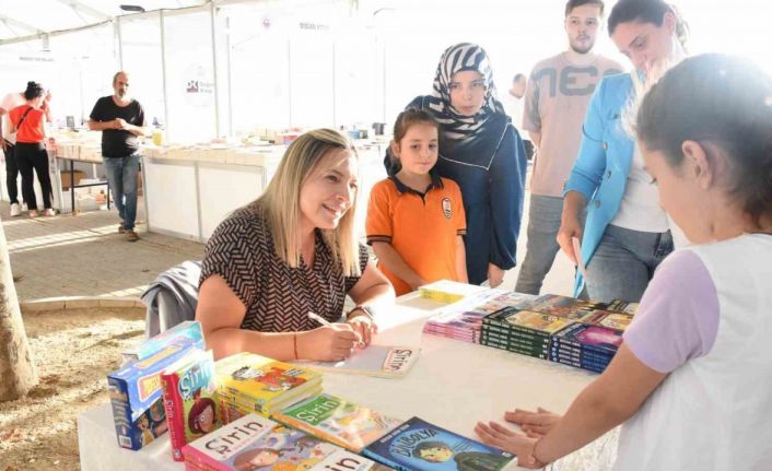 Gemlik Kitap Limanı edebiyatın önemli isimlerini ağırlamaya devam ediyor