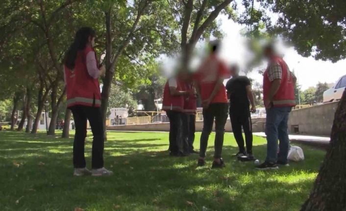 "Güven" veren polis timi 2 bin 378 kişiyi sorguladı