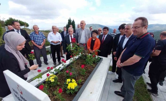 Hain saldırıda şehit olan Başsavcı Murat Uzun kabri başında anıldı