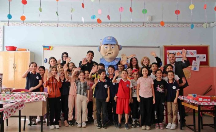 Hakkari polisinin eğitime desteği sürüyor