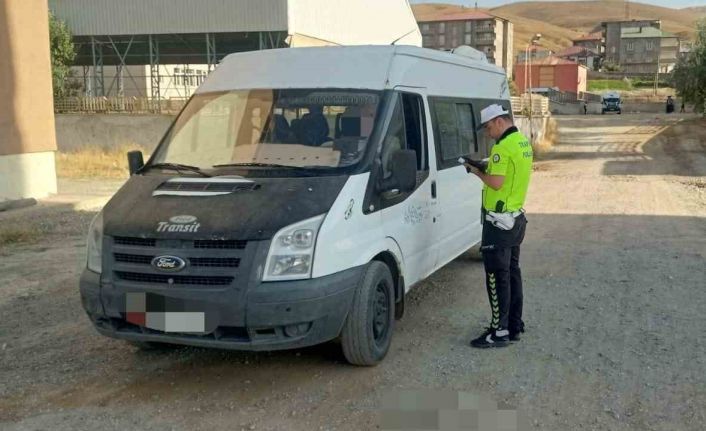 Hakkari’de okul servisleri denetlendi