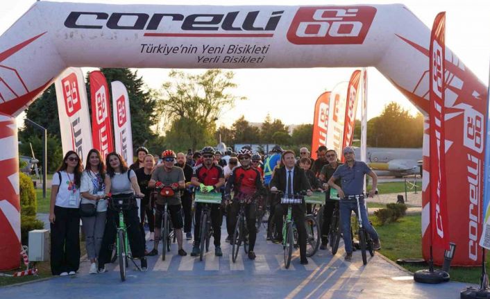 Hareket için pedalladırlar