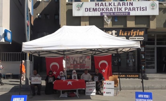 HDP önündeki evlat nöbeti devam ediyor