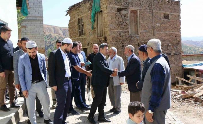 Hizan’da yapımı tamamlanan cami ibadete açıldı