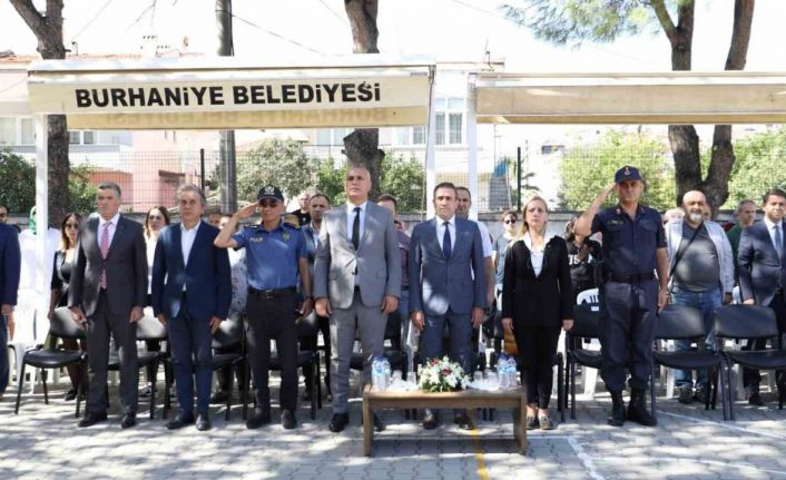 İlköğretim Haftası Burhaniye’de düzenlenen törenle kutlandı