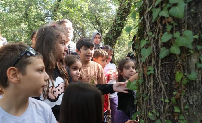 İşitme engelli çocuklar doğa ile buluştu