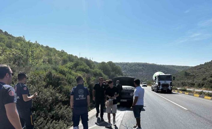 İtfaiyenin hızlı müdahalesi, otomobili yanmaktan kurtardı