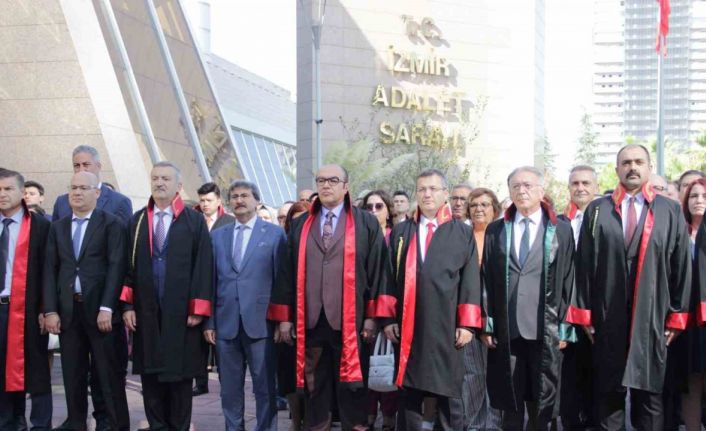 İzmir’de yeni adli yıl düzenlenen törenle başladı