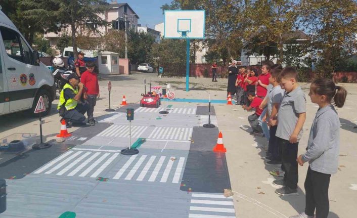 Jandarmadan okullarda trafik eğitimi