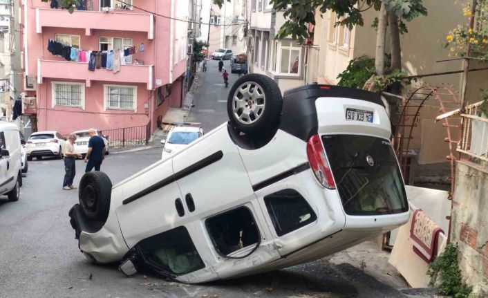 Kağıthane’de freni tutmayan araç takla attı