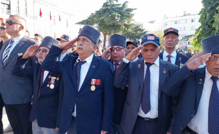 Kahramanlığın yaşayan abideleri için tören düzenlendi