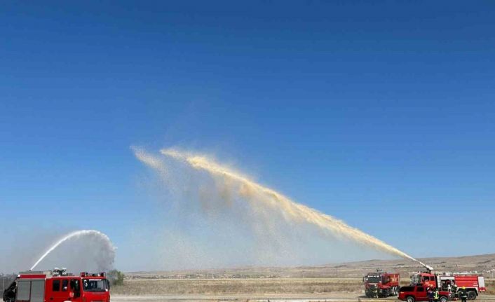 Kapadokya Havalimanı’nda yapılan ’Ateşli Yangın Tatbikatı’ gerçeği aratmadı