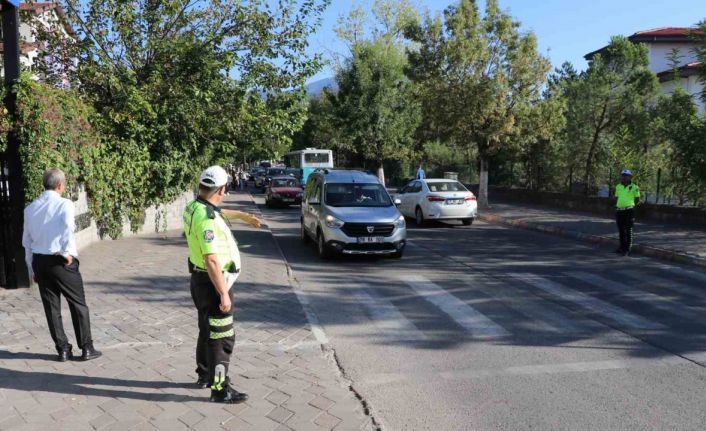 Karabük’te okul önlerinde denetimler artırıldı