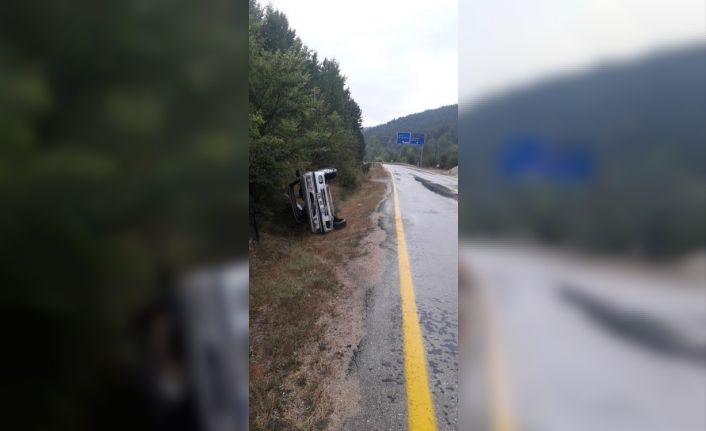 Karabük’te otomobil şarampole devrildi: 5 yaralı