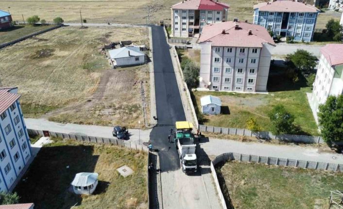 Kars’ta yol yapım çalışmaları devam ediyor