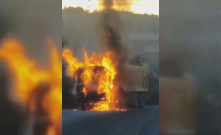 Kastamonu’da hafriyat kamyonu alev alev yandı