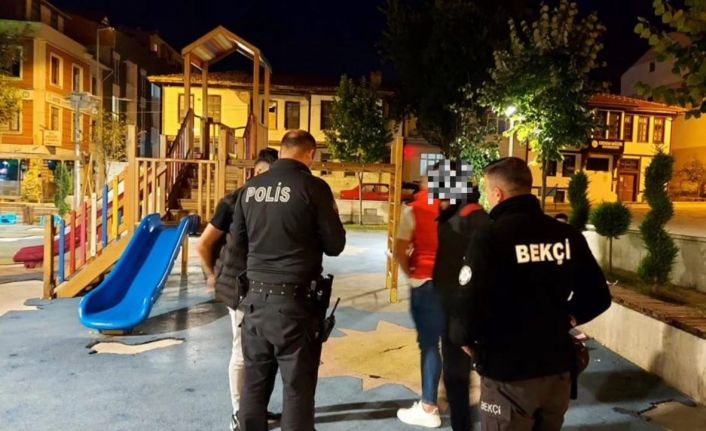 Kastamonu’da polis denetimleri sürüyor: 2 şahıs uyuşturucuyla yakalandı