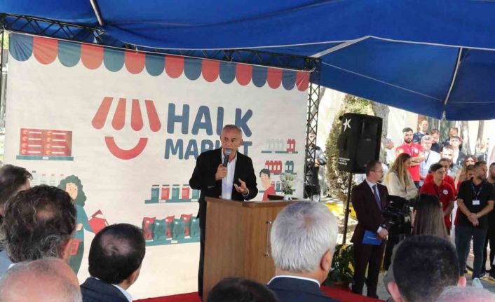 Küçükçekmece’de 3. Halk Market açıldı