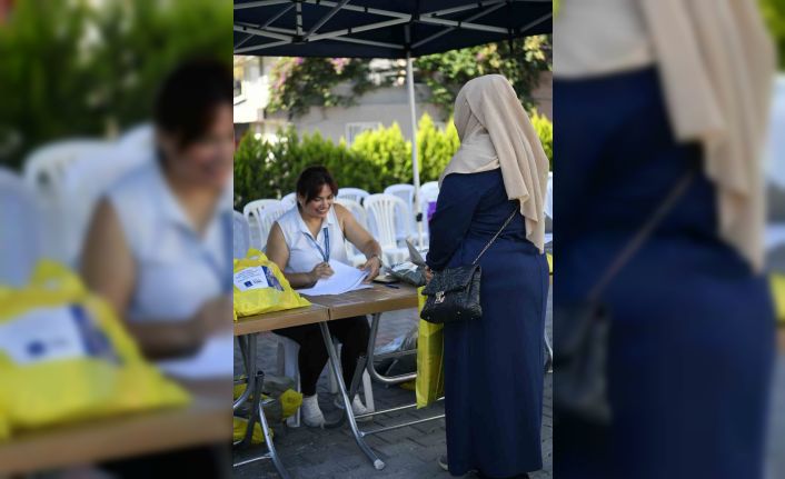 Kuşadası Belediyesi öğrencilere desteğini sürdürüyor