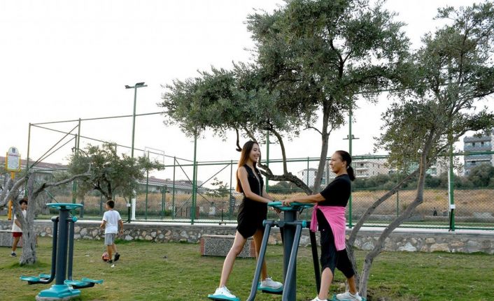 Kuşadası’nda park ve yeşil alanlar kent sakinlerinin gözdesi oldu