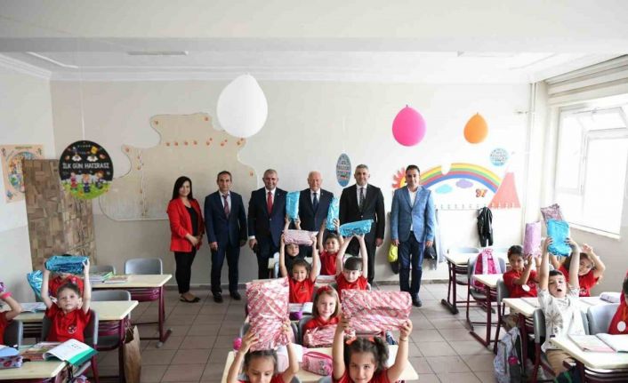 Lapseki’de 3 bin 795 öğrenci ders başı yaptı