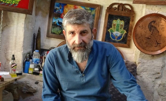 Mardinli bakır ustası 5 yaşından beri elleriyle sanat işliyor