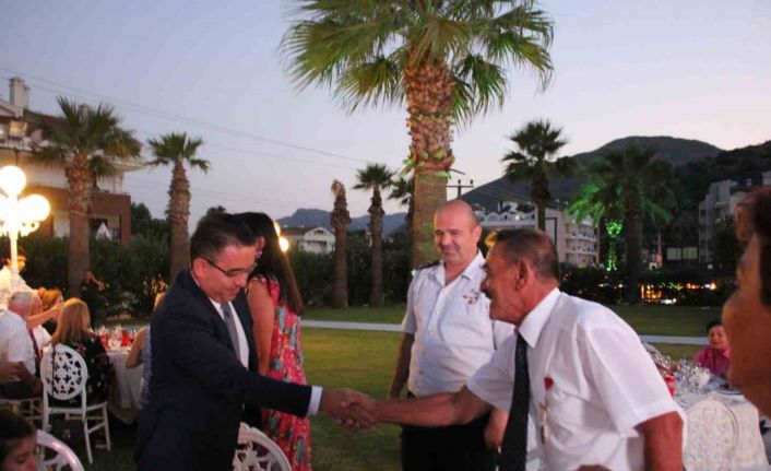 Marmaris’te gaziler ve şehit yakınları için yemek düzenlendi