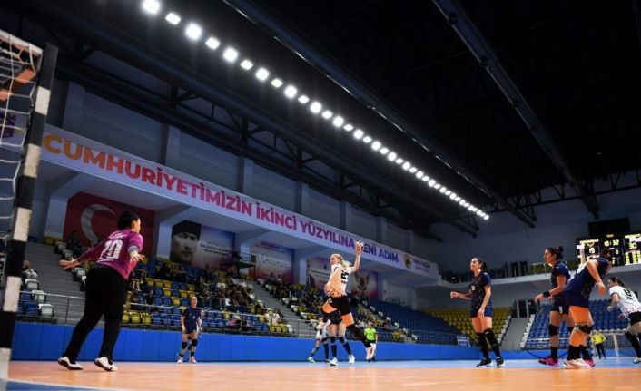 Mavi Kelebekler deplasmanda galip