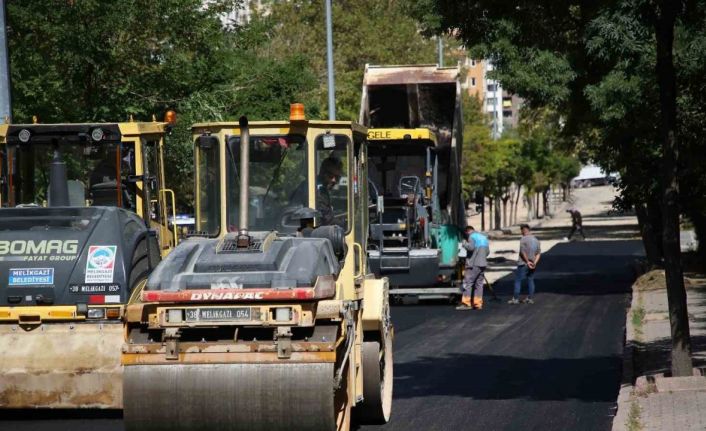 Melikgazi’de Asfalt Çalışması Devam Ediyor