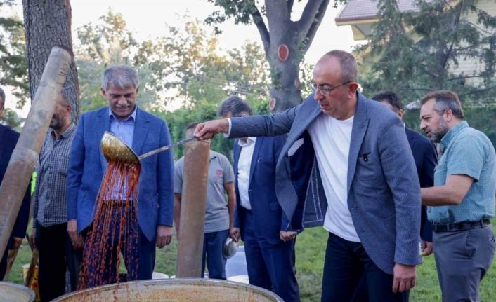 Meram Bağı’nda ikinci kez pekmez kaynatma etkinliği düzenlendi