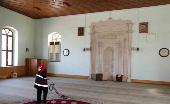 OBB’den cami temizliği