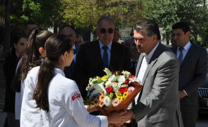 Odunpazarı Kaymakamı Gazi Mesleki ve Teknik Anadolu Lisesi’ni ziyaret etti